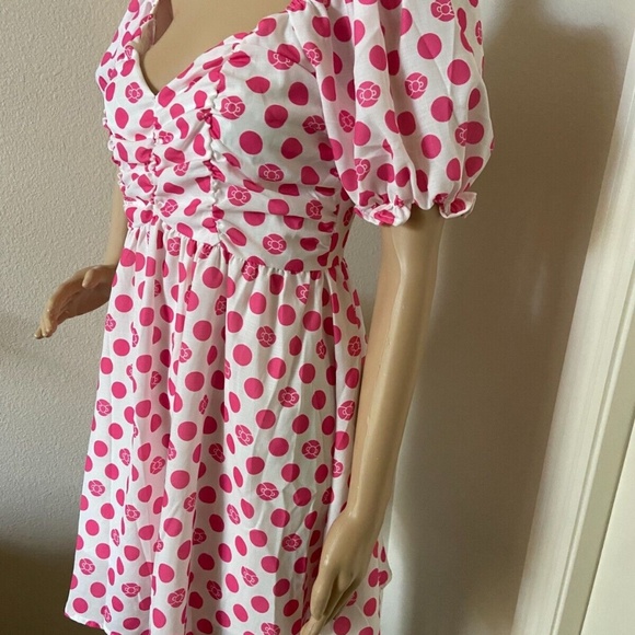 Cute pink and white Hello Kitty dress, Size Women’s Small. - Picture 3 of 6